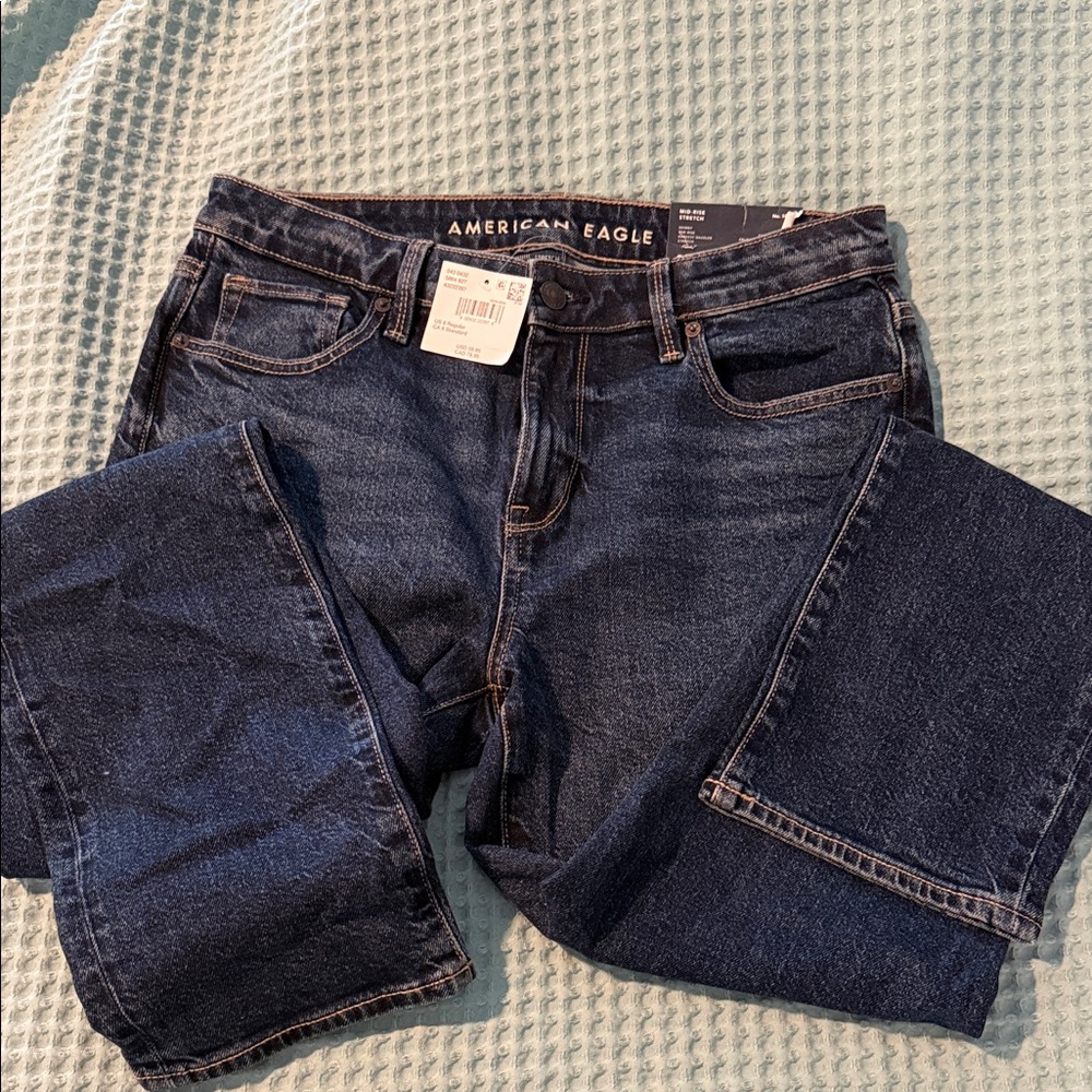NWT size 8 American Eagle dark wash skinny jeans